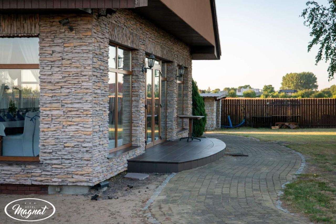 Hotel Magnat Slupca Exterior photo